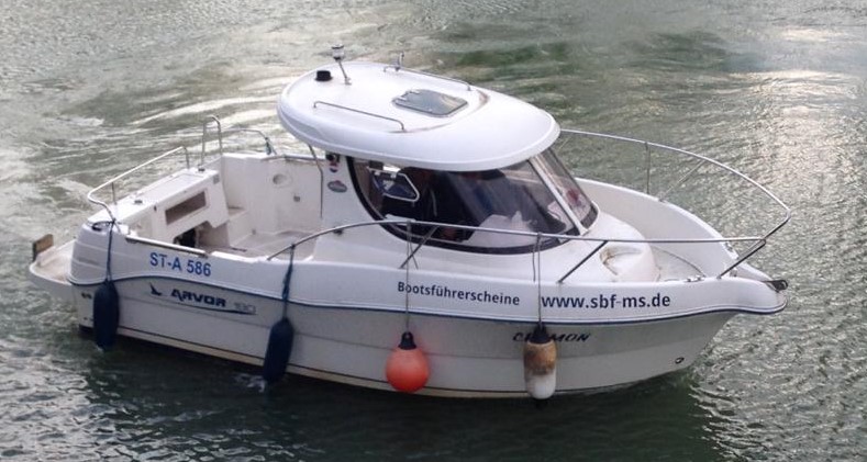 Ausbildungsboot whrend der Ausbildung beim Mannver